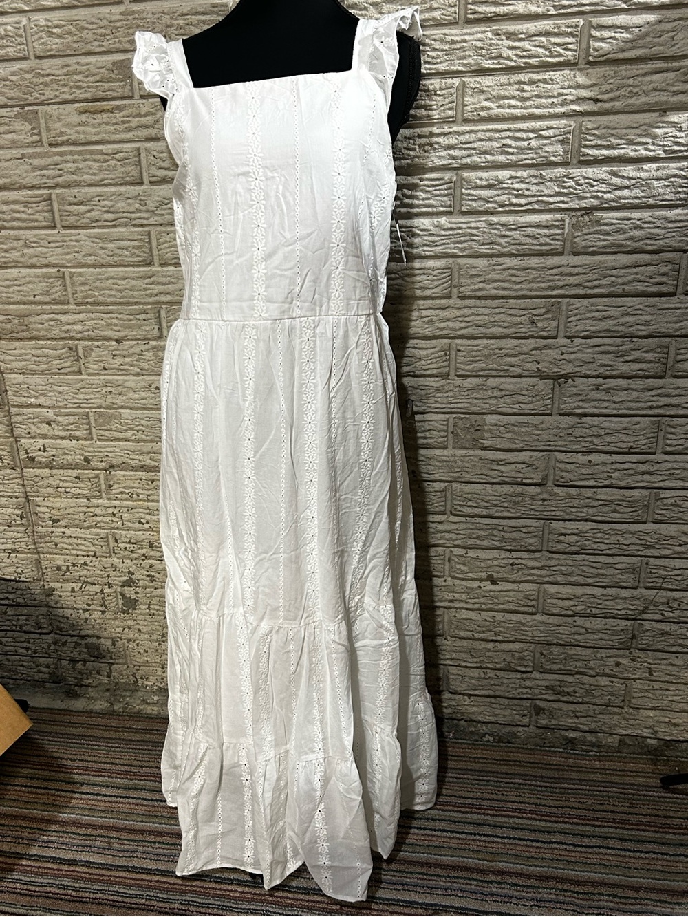 White Eyelet Square-Neck Maxi Dress Girls' Smocked Tiered Eyelet Size XXL (18 G)